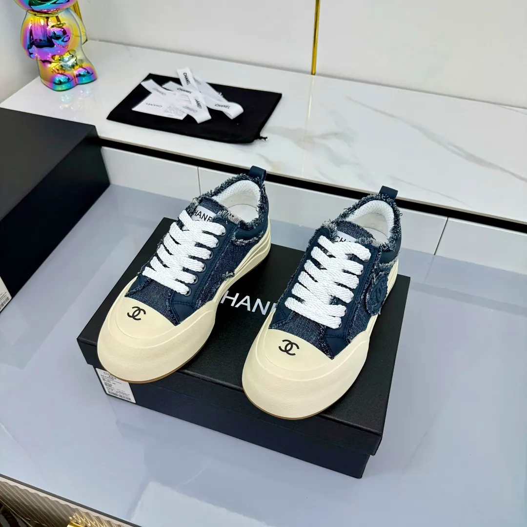 👟👟Ex-factory price 620👟👟 Chanel bread shoes ~ original calfskin panda shoes Chanel 25C latest hot style panda black and white sports shoes casual sneakers Xiaoxiang hot item classic black and white panda color coco girls must pay Fabric: original custom mixed sheepskin lining: original imported breathable mesh lining outsole: Original molded rubber + TPU combination Size: Women's 35-41 Buy now👉